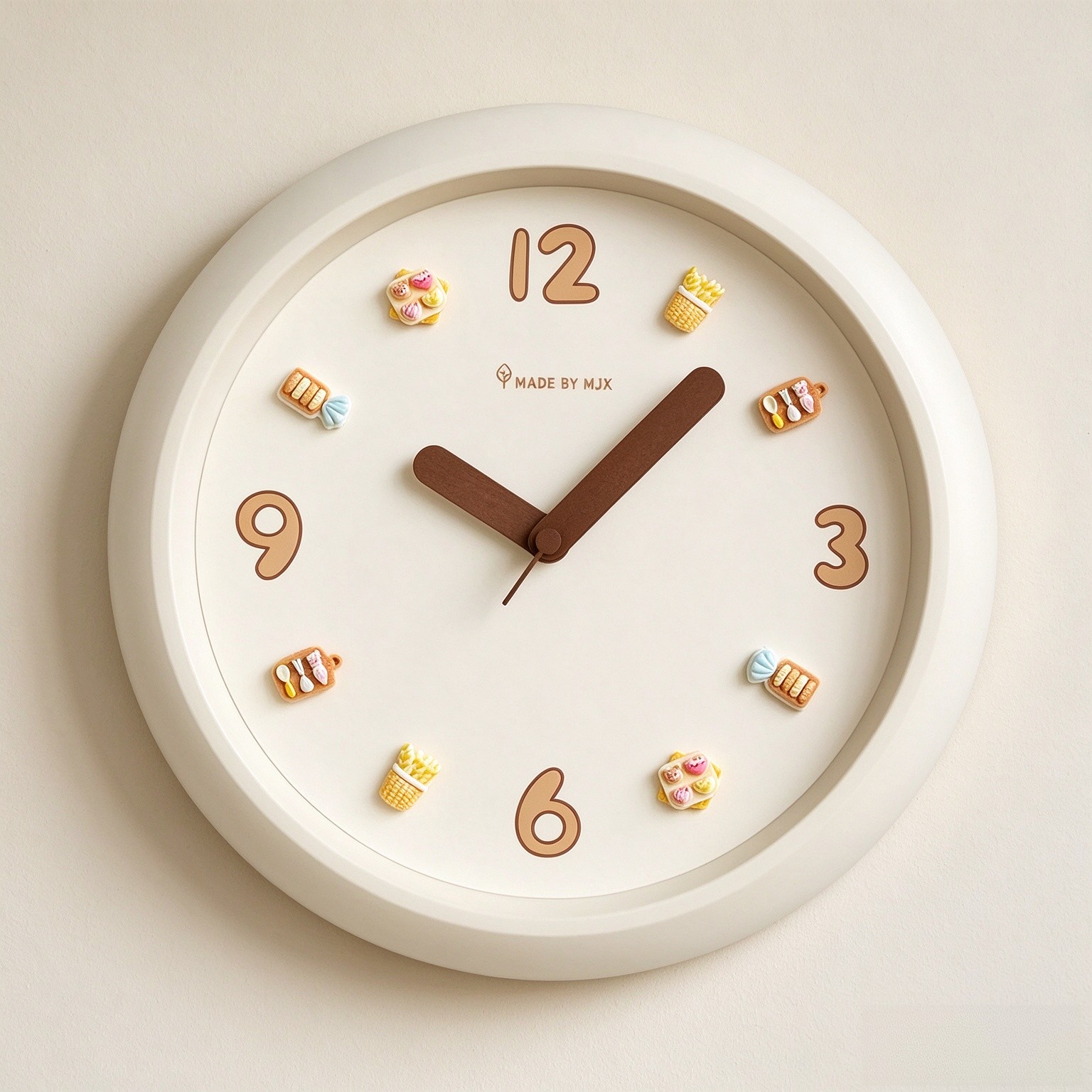 JUSTUP 12 Inch Cute Quartz Silent Round Wall Clock with Battery Operated